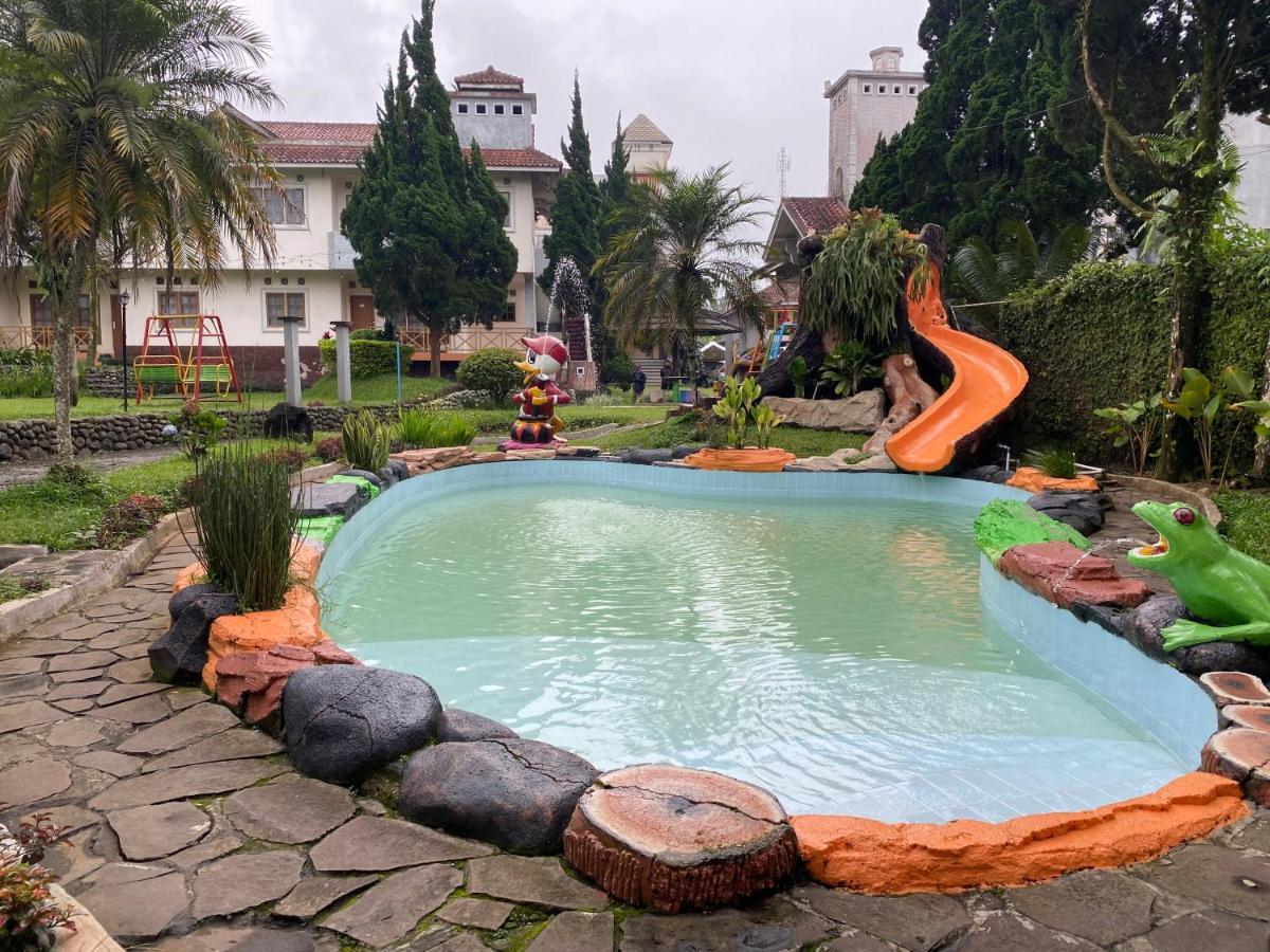 Hotel Puspa Sari تْشياتِر المظهر الخارجي الصورة